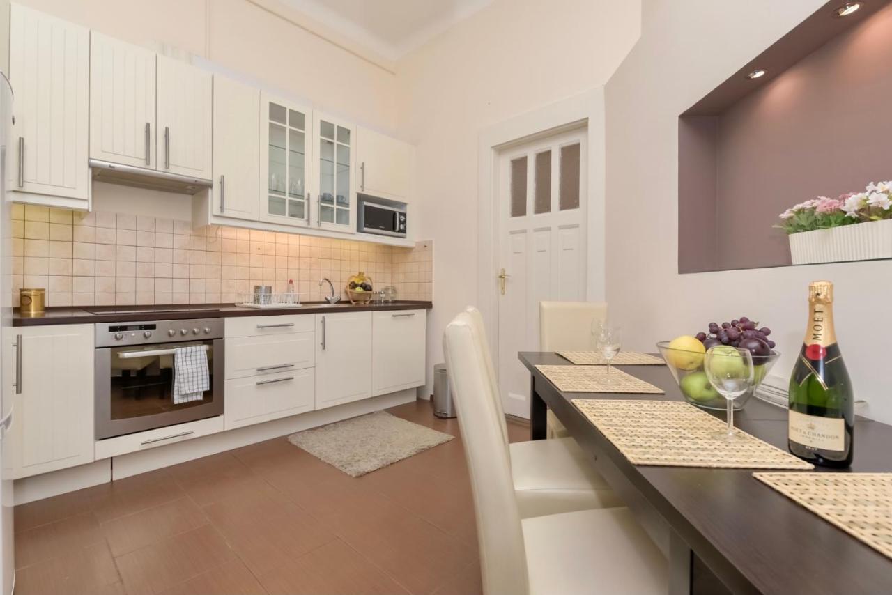 Corvina Apartment Budapest With Free Private Parking Exterior photo