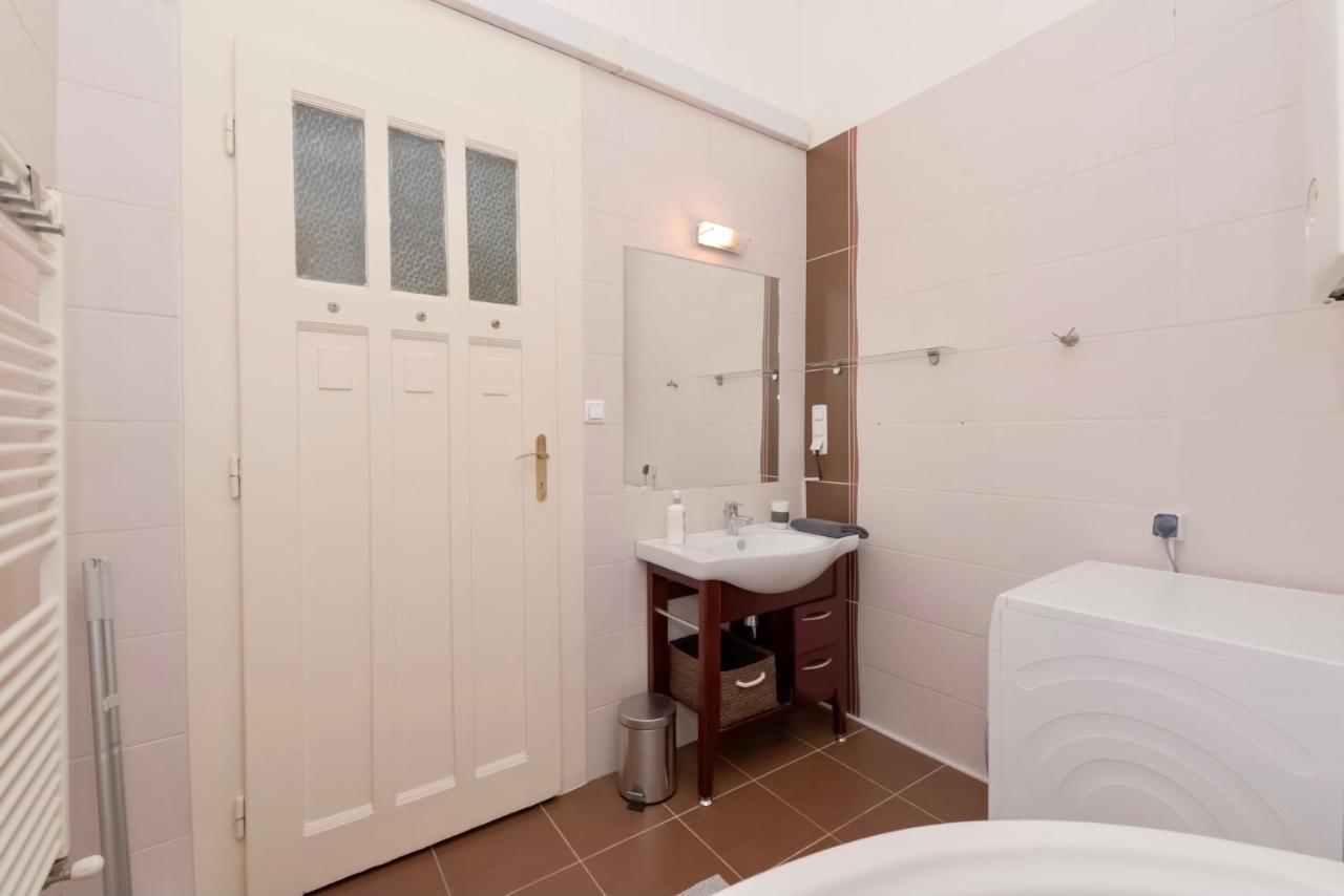 Corvina Apartment Budapest With Free Private Parking Exterior photo